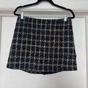Abercrombie Black and White Tweed Skort